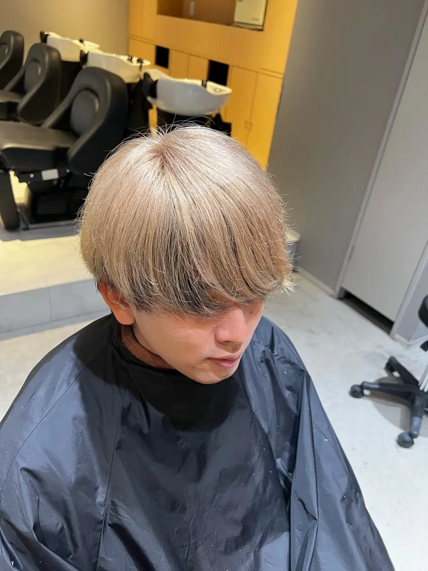 ミディアム カラー メンズ メンズブリーチ ブリーチ デザインカラー ナカムラ ツバサのヘアスタイル