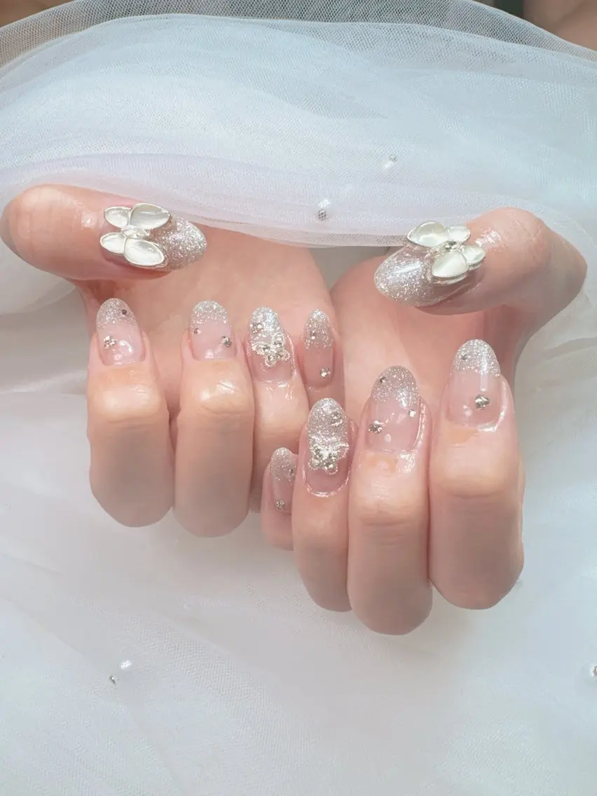 ネイル アートネイル チークネイル フレンチネイル ジェルネイル ガラスフレンチ ハンドネイル Queeens nailのネイルデザイン