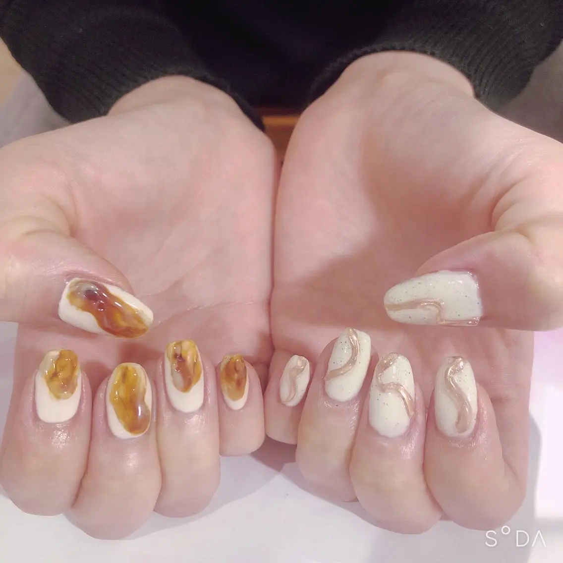 ネイル ニュアンスネイル ハンドネイル 吉野✨ ネイルデザイナー✨のネイルデザイン