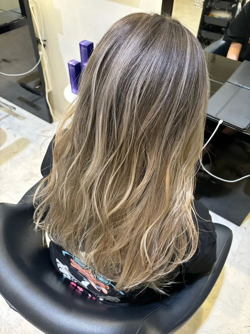ロング カラー 山中 真紫のヘアスタイル
