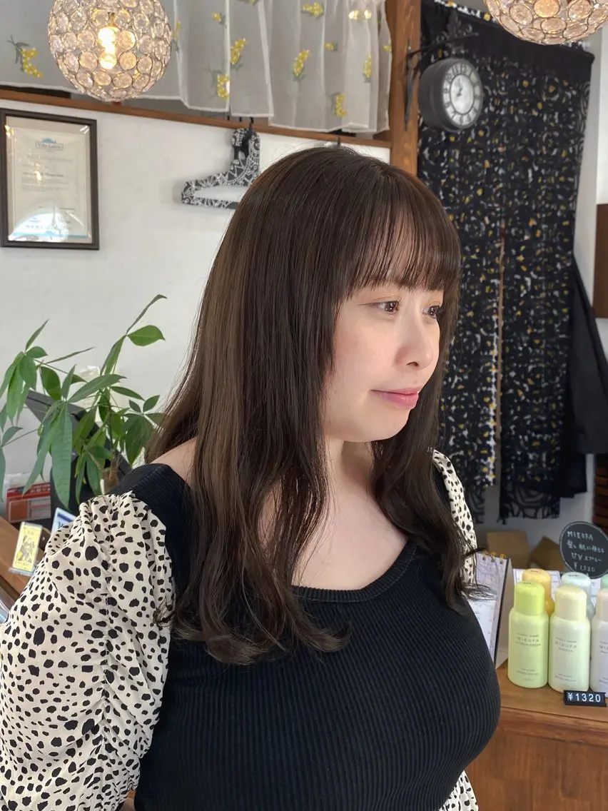 カラー 透明感カラー グレージュ オリーブグレージュ オリーブグレー ヘアカラー カラーモデル募集🩰 Amiのヘアスタイル