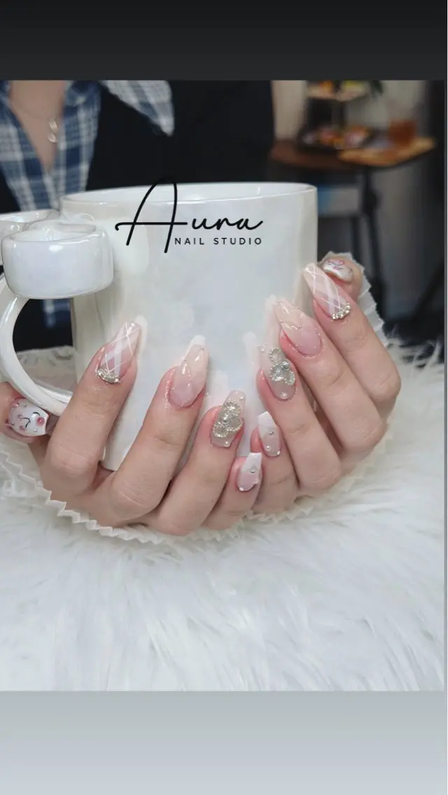 ネイル ハンドネイル Aura Nail Studioのネイルデザイン
