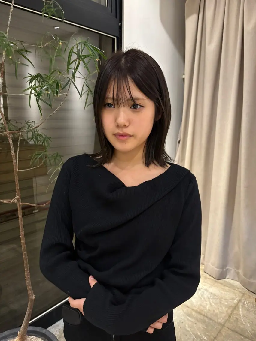 ミディアム カラー グレージュ オリーブグレージュ オリーブグレー ヘアカラー NAVY/ Miharuのヘアスタイル
