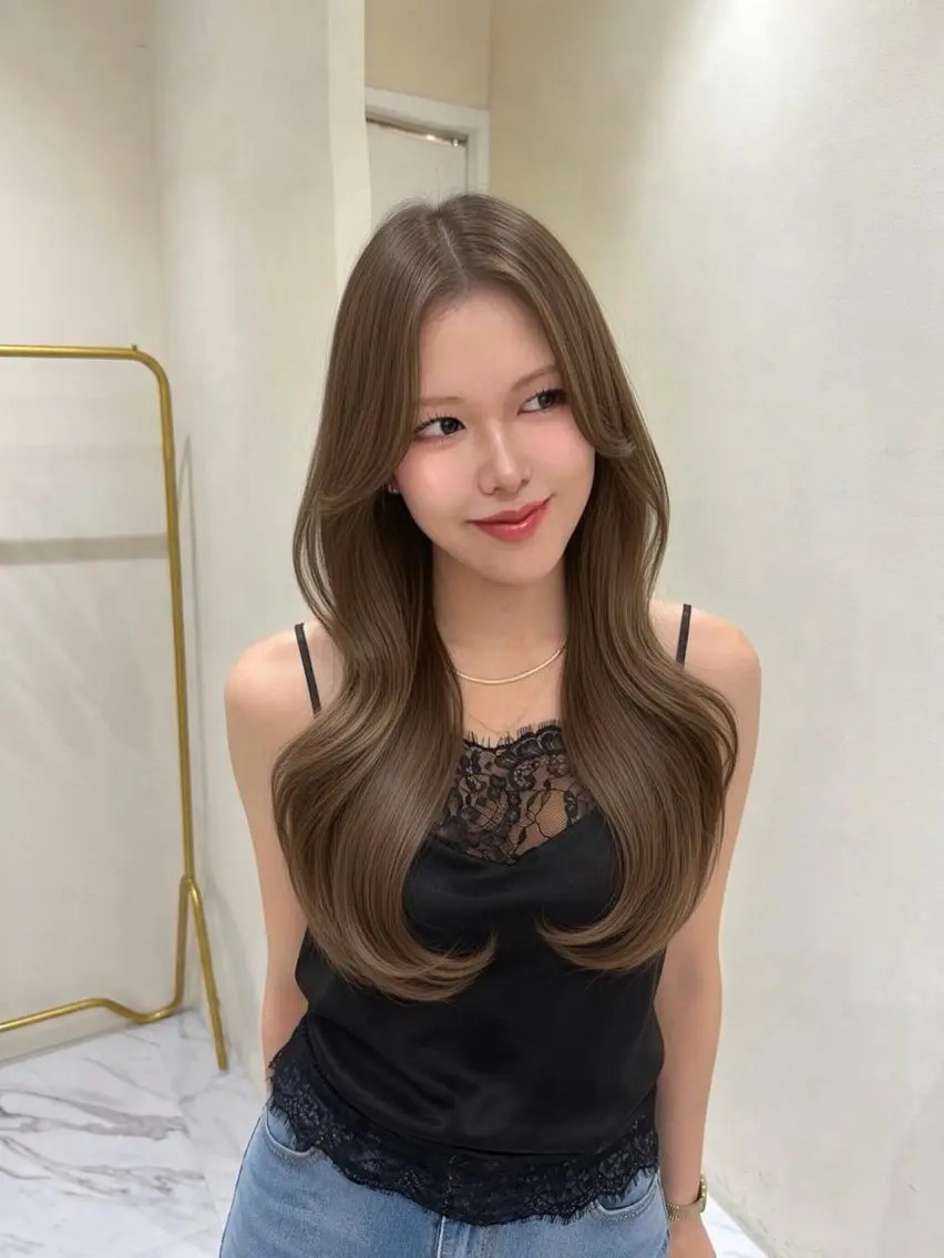 ロング レイヤーカット カット ヘアカラー hiyori🎀 トレンドレイヤーのヘアスタイル