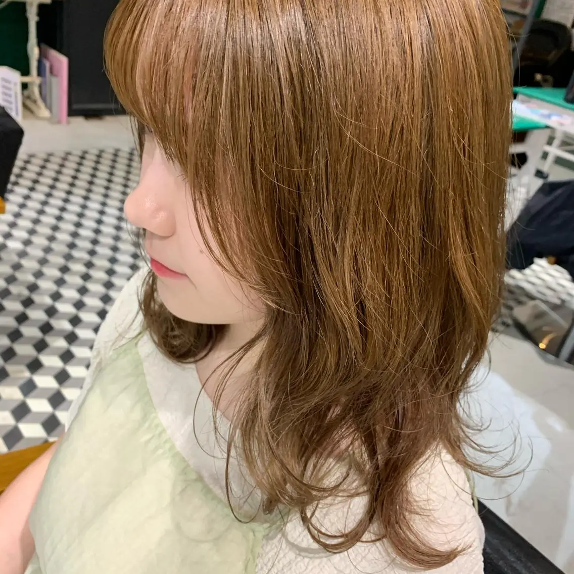 ミディアム カラー ベージュカラー ヘーゼル "小顔カット" Fuko.のヘアスタイル