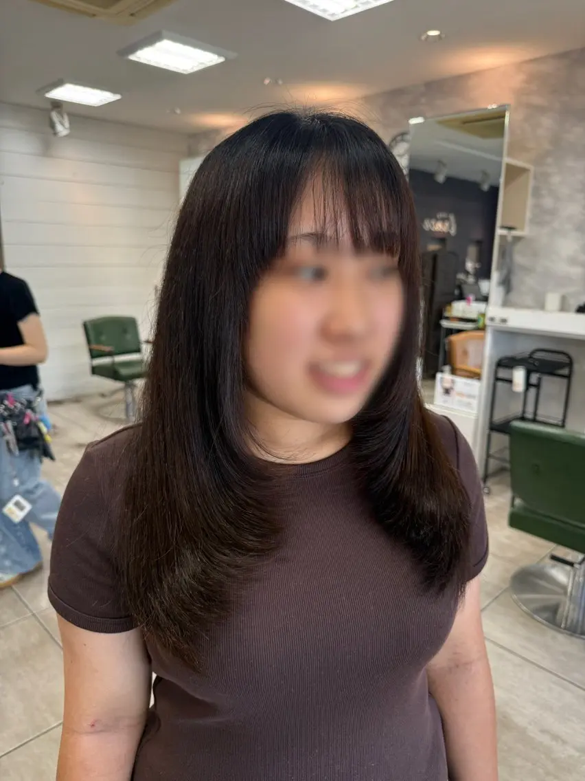 セミロング ハイトーンカラー✨ 慶田玲和のヘアスタイル