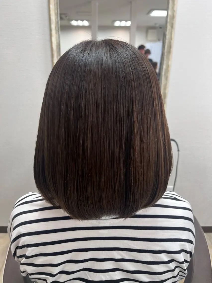 ショート カラー 高津 亜美香のヘアスタイル