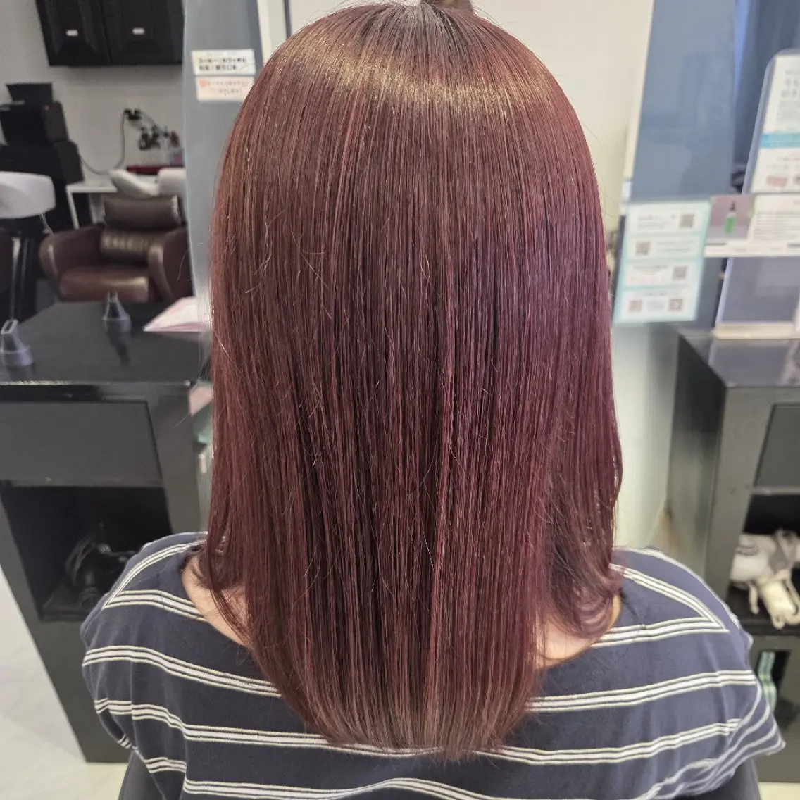 カラー ブリーチ ボルドーカラー ブリーチなしカラー ピンクカラー KUMAGAI 🌿のヘアスタイル