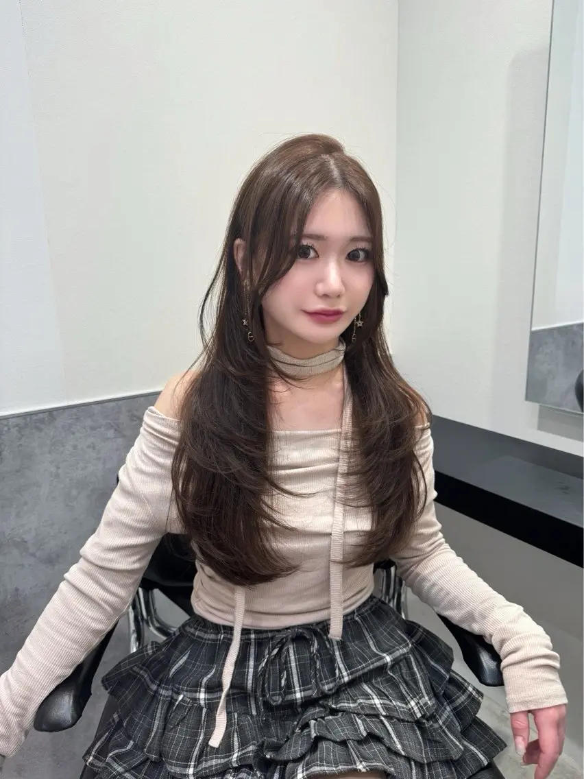 ロング カラー 透明感カラー グレージュ 顔周りカット レイヤーカット カット ヘアカラー トリートメント 韓国系支持率No.1 レイヤー特化/きょうのヘアスタイル