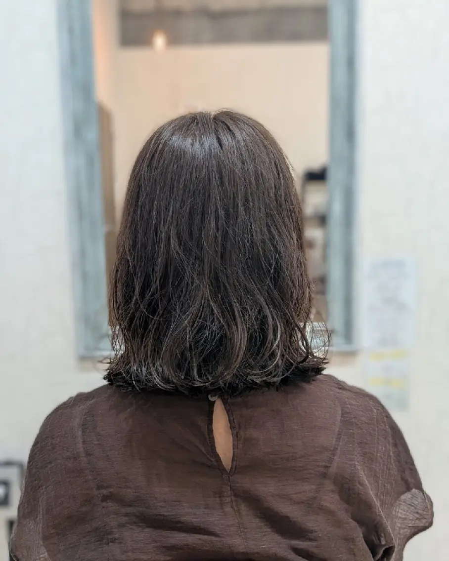 ミディアム カラー パーマ ミディアムパーマ 透明感カラー グレージュ デジタルパーマ カット ヘアカラー パーマ nico ニコ🫧のヘアスタイル