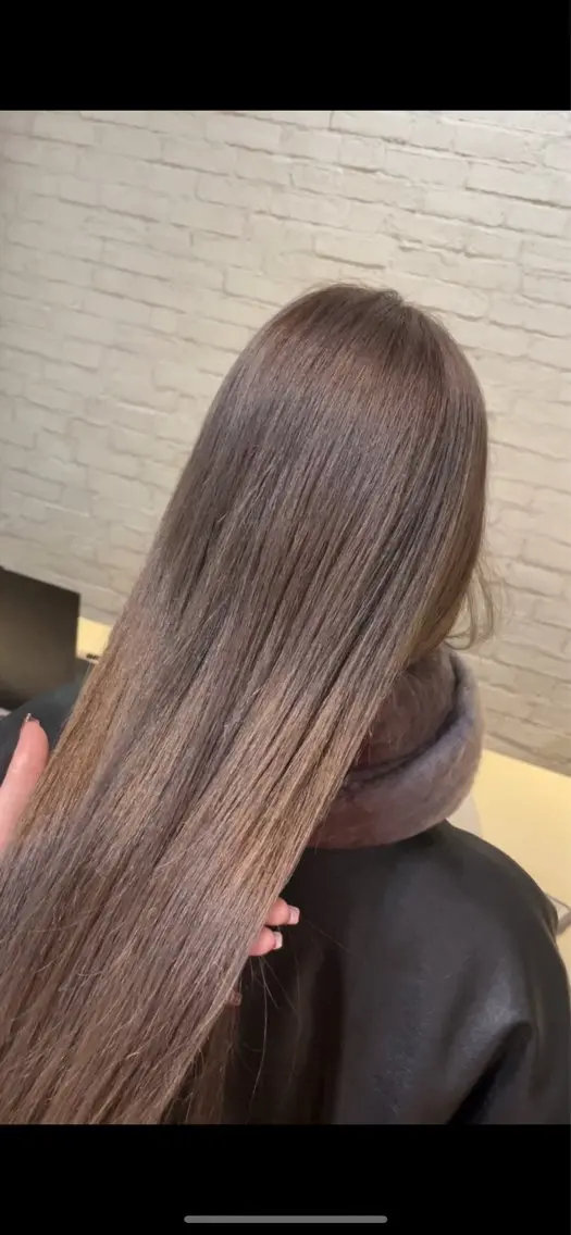ロング カラー グレージュ ハイトーンカラー カット ヘアカラー トリートメント ご新規様限定 透明感カラーKANAのヘアスタイル