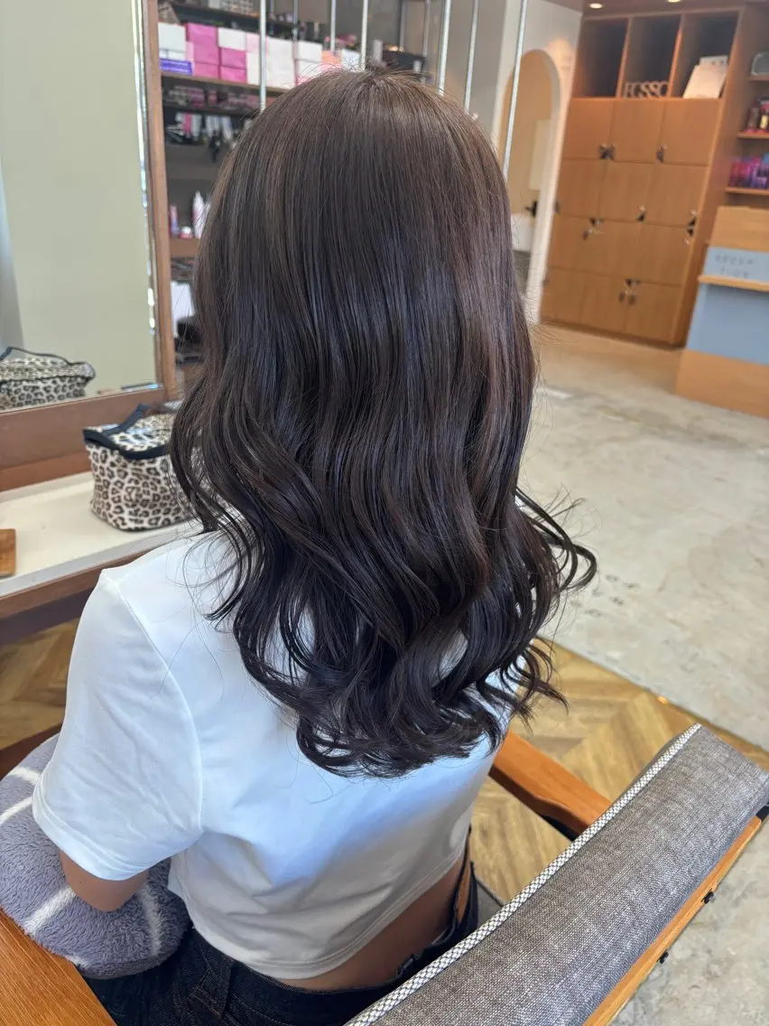 セミロング 伊波 さやかのヘアスタイル