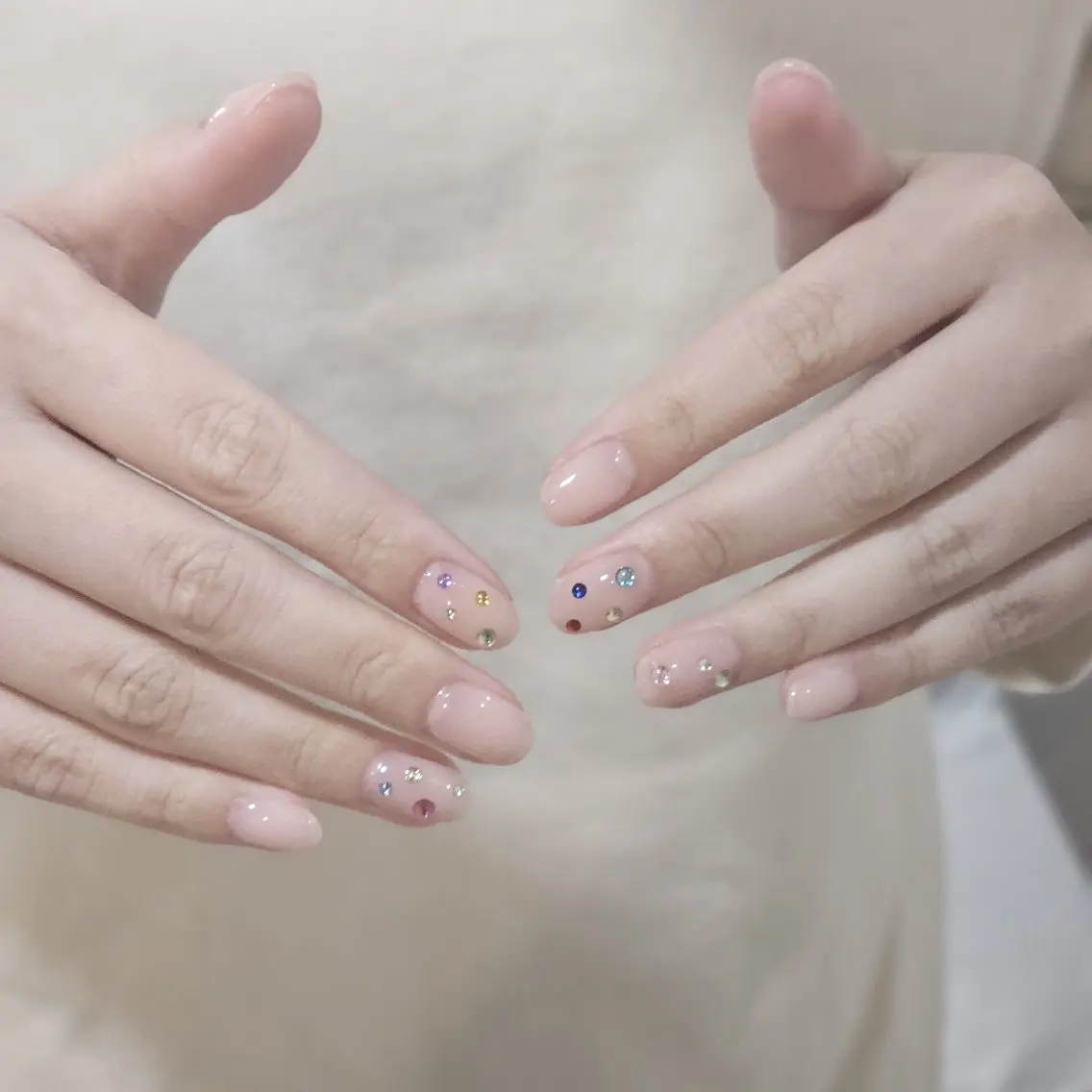 ネイル ワンカラーネイル ストーンネイル ハンドネイル nail salon calm+ 渡部のネイルデザイン