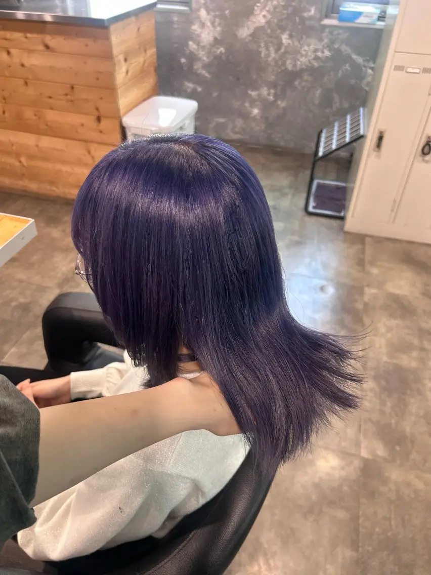 ミディアム カラー ヘアカラー トリートメント 寒色🦋ブロンド💙 ブリーチ/レイヤーのヘアスタイル