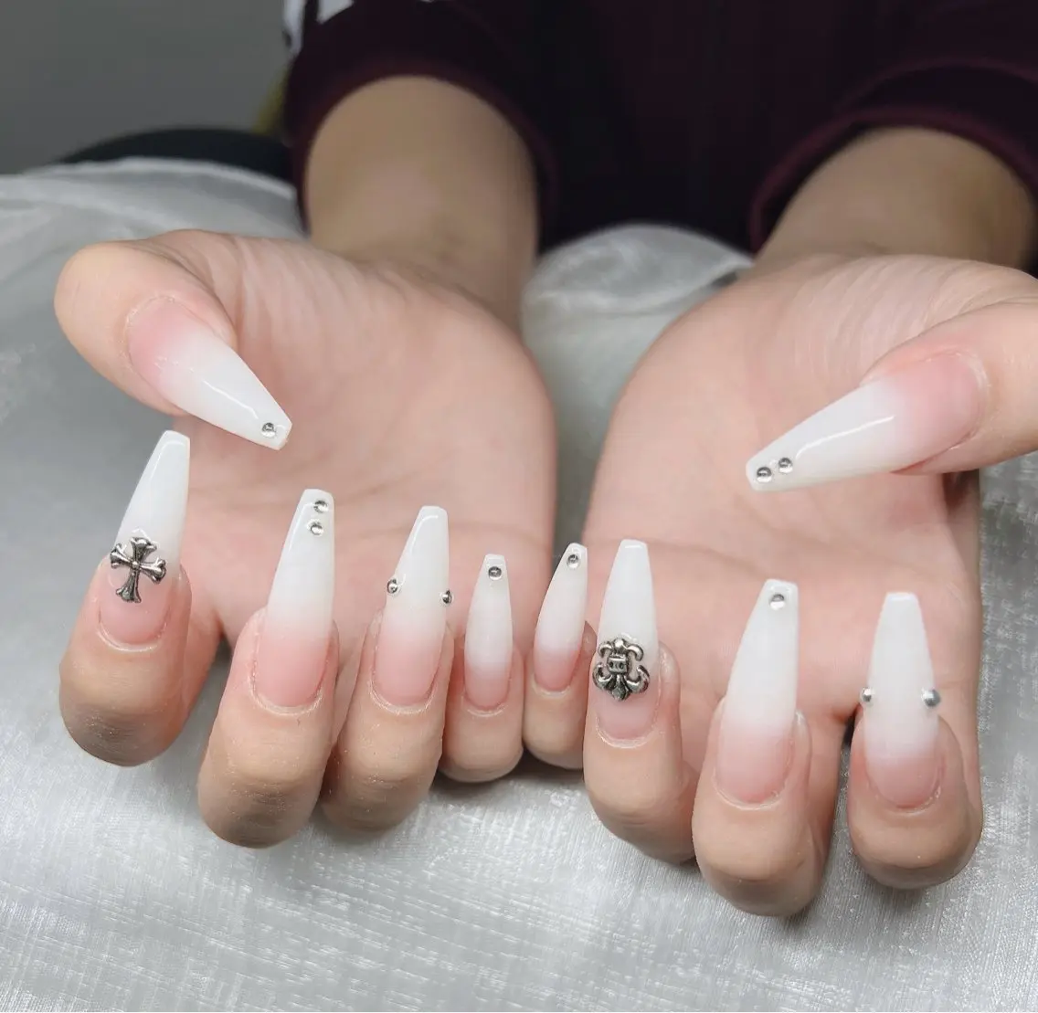 ネイル ハンドネイル Lee Nailsのネイルデザイン