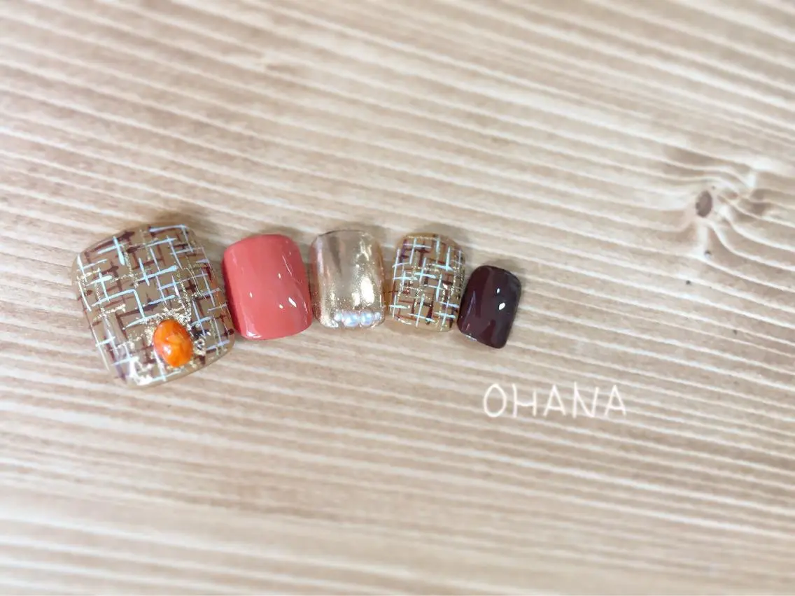 ネイル フットネイル ラメ(グリッター) ラメグラデーション ミラーネイル ニュアンスネイル nailroom OHANA🌴のネイルデザイン