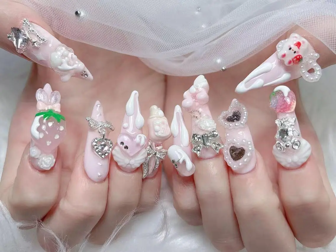 ネイル 長さ出し キラキラネイル 韓国ネイル ロングネイル マグネットネイル ハンドネイル ハンドケア Hachimochi 🌸長さ出し専門店のネイルデザイン