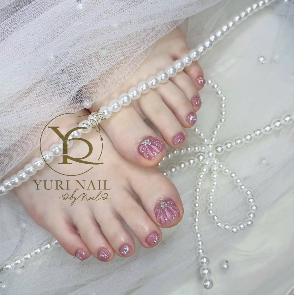 ネイル チークネイル フットネイル フレンチネイル グラデーション キラキラネイル フットネイル ハンドケア YURI Nail Funabashiのネイルデザイン