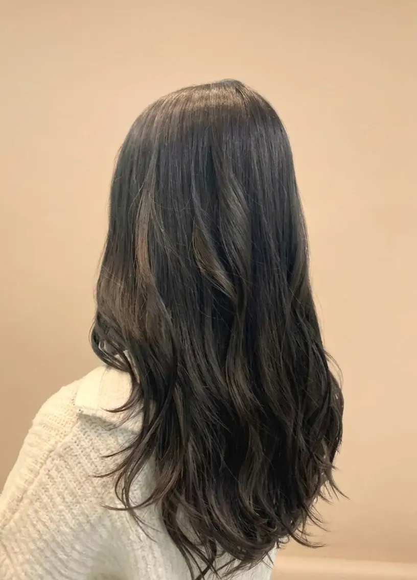 カラー アッシュ アッシュグレー ヘアカラー トリートメント 💐透明感カラー/ 🪿ブリーチ/真野のヘアスタイル