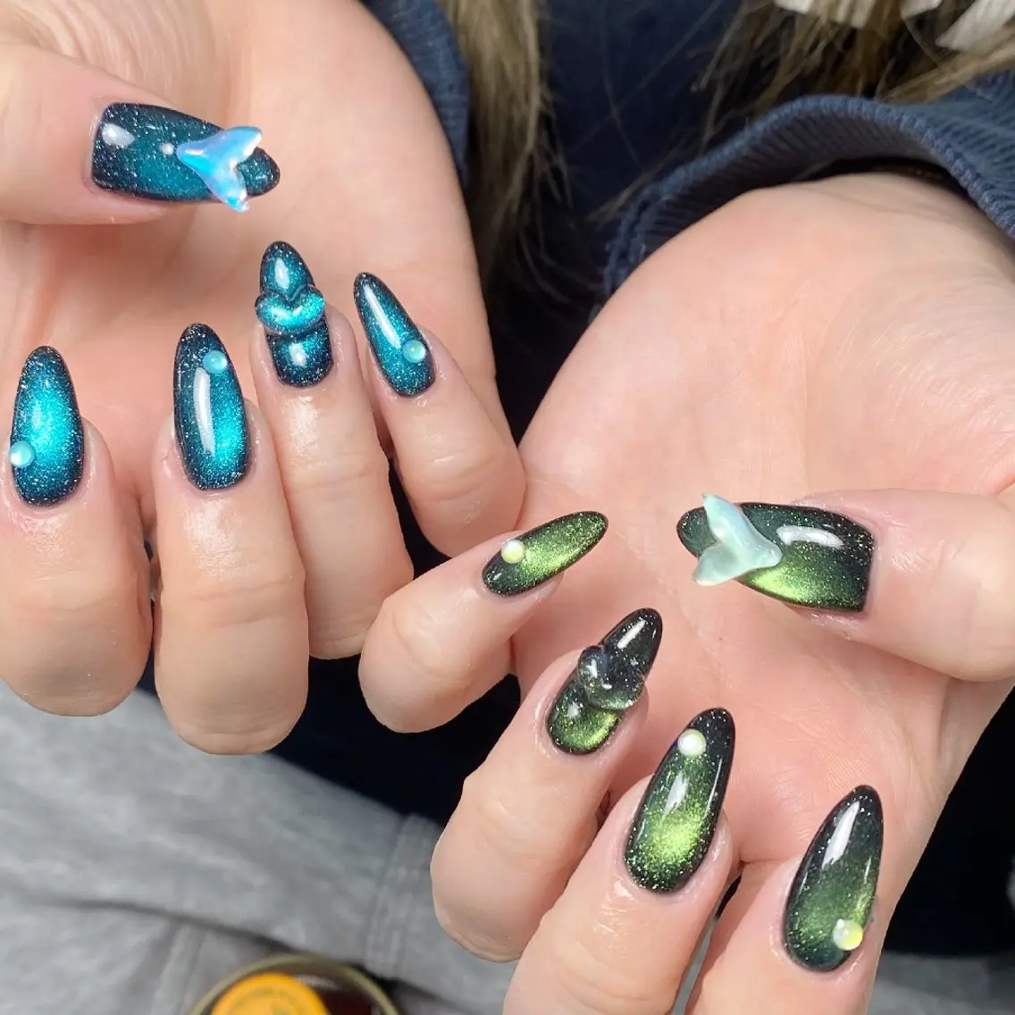 ネイル チークネイル フレンチネイル ジェルネイル ガーリー キラキラネイル ハンドネイル UM Nail Salonのネイルデザイン