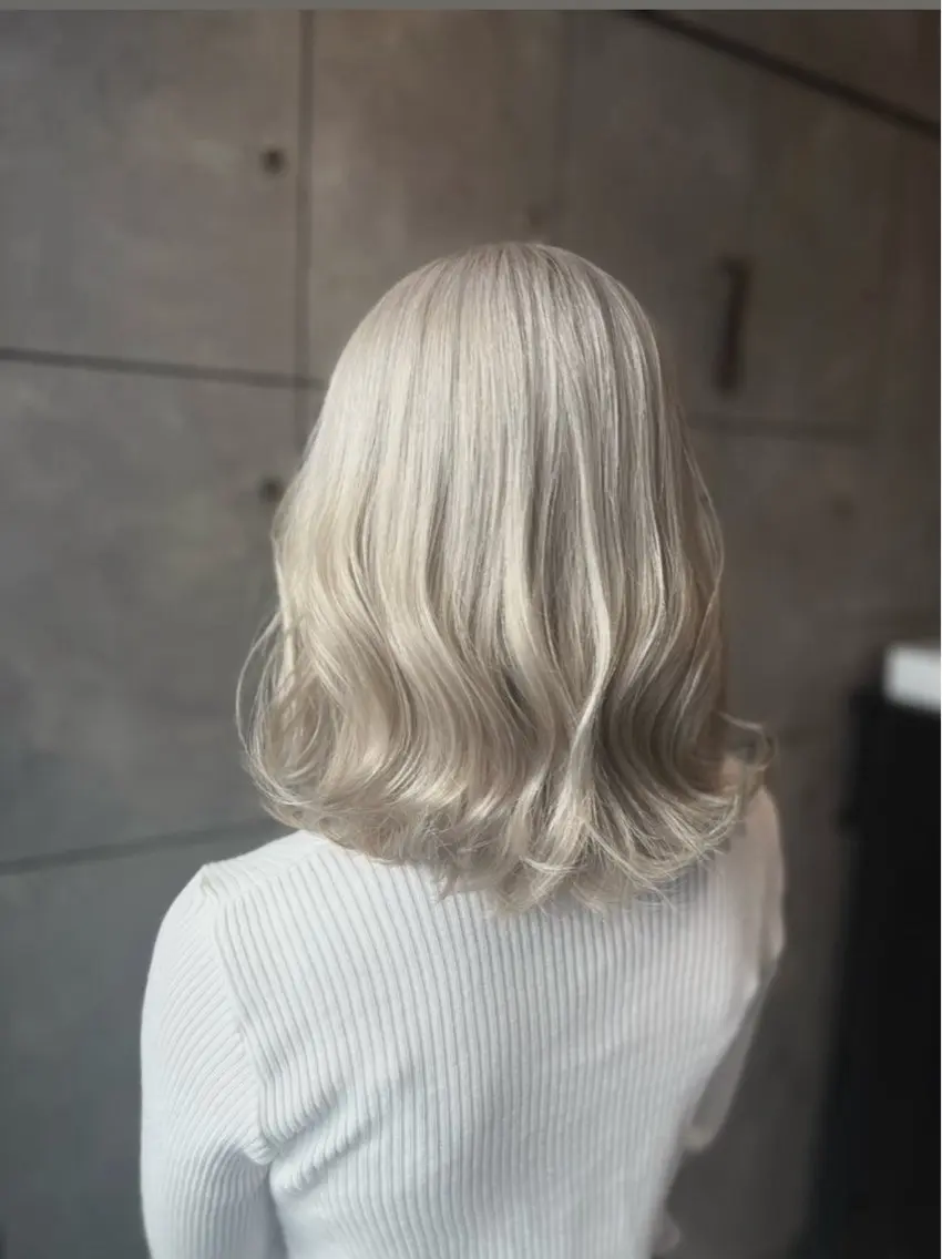 ミディアム カラー ヘアアレンジ 🎀ハイトーン・艶 カラー HANA🎀のヘアスタイル
