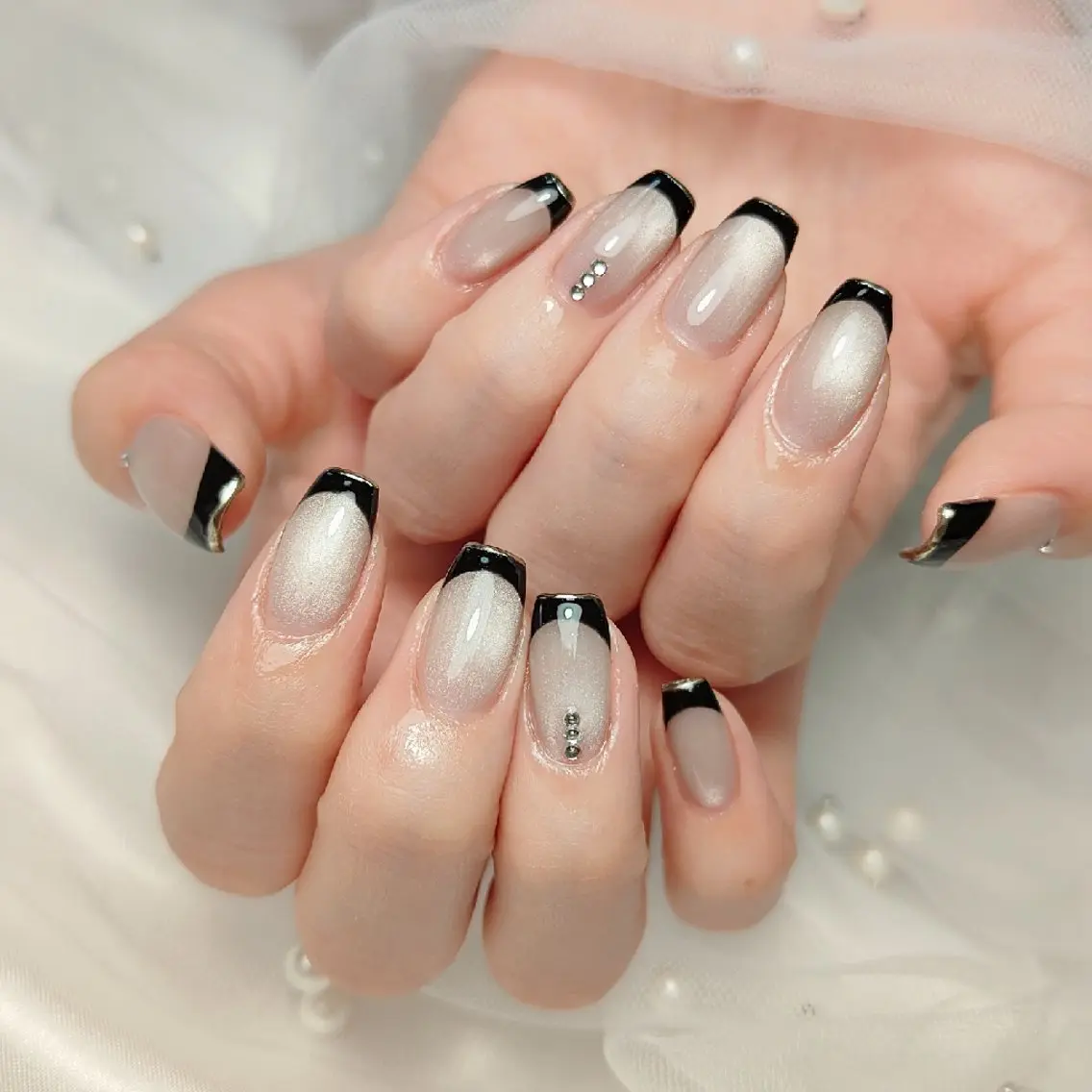 ネイル フレンチネイル マグネットネイル ハンドネイル yuru calon nailのネイルデザイン