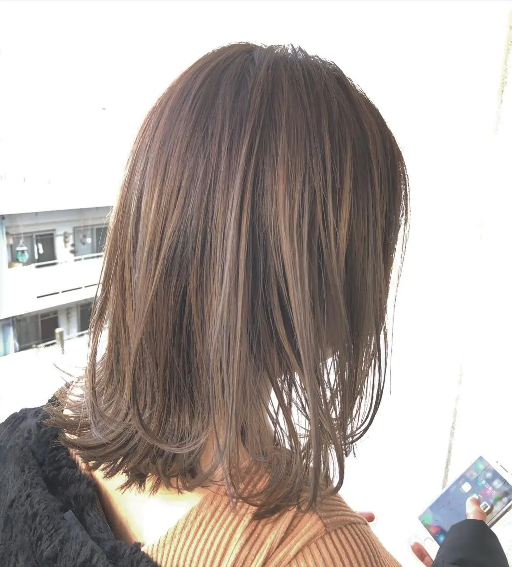 ミディアム カラー ワンレンボブ ハイライトカラー ボブ ハイライト かわさき ともやのヘアスタイル