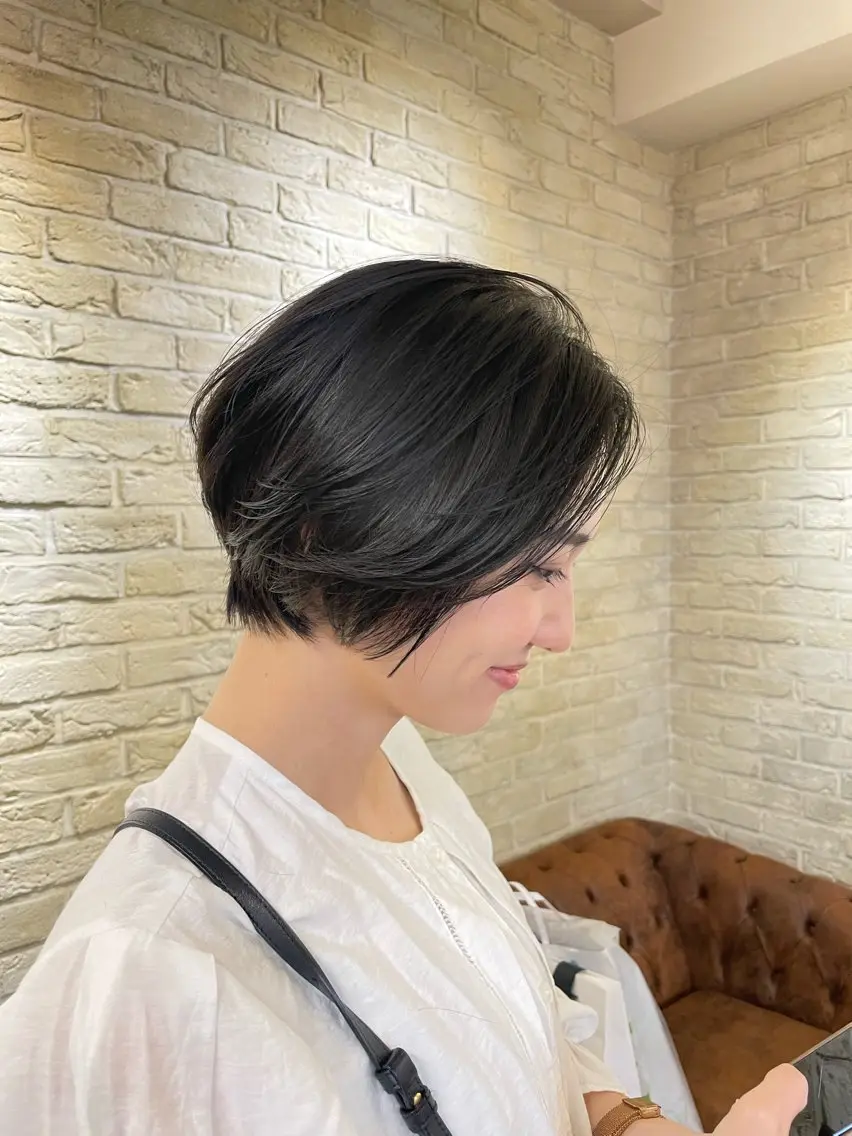 ショート ショートヘア 河上 麻衣/白髪ぼかしのヘアスタイル