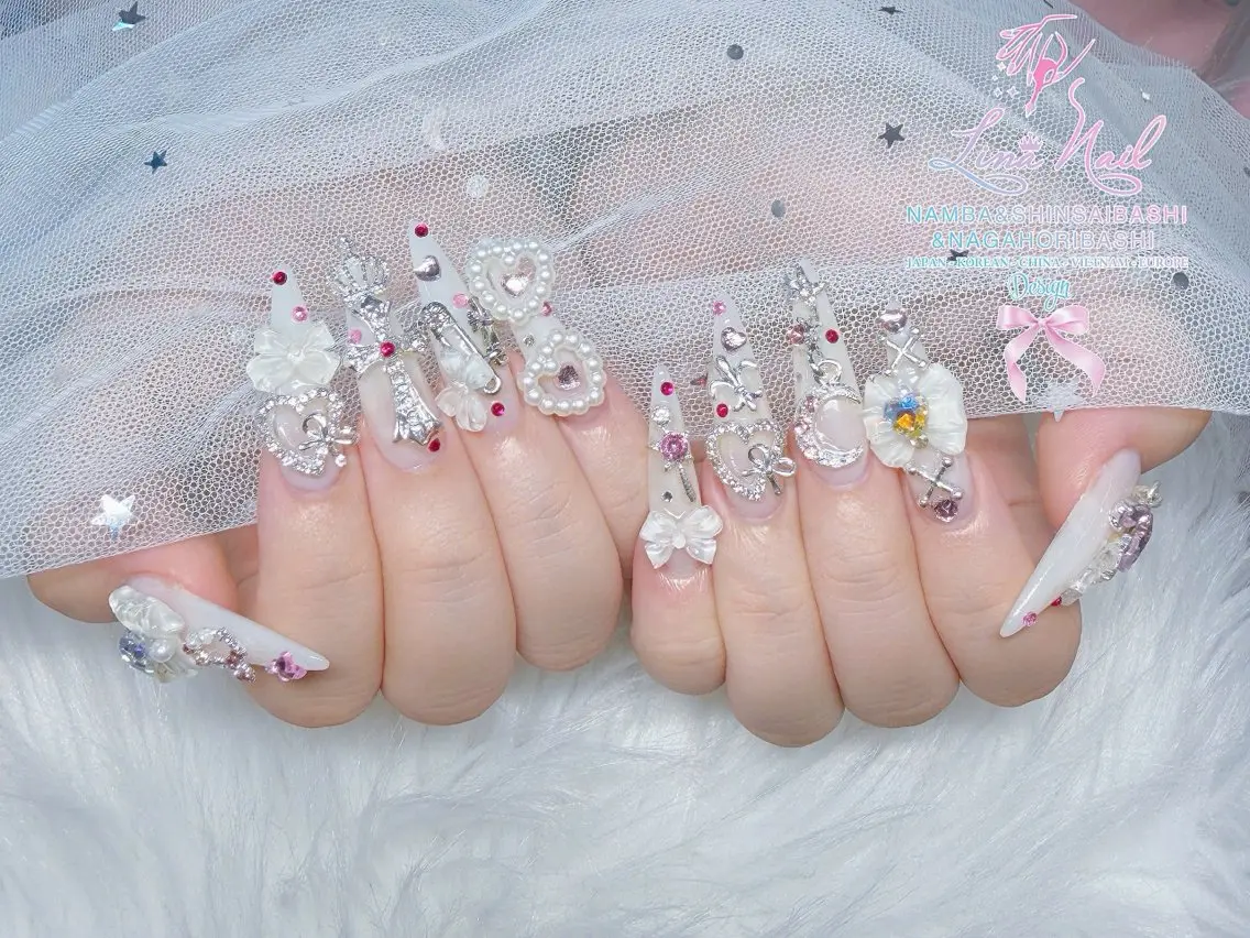セミロング ハンドネイル Linanail Nambaのネイルデザイン