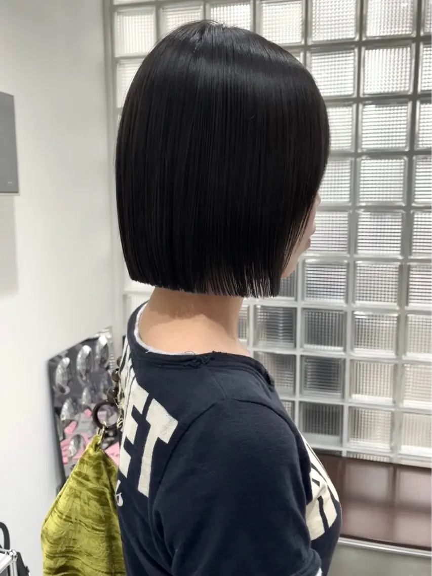 ショート カラー 黒髪 ボブ カット ヘアカラー トリートメント 天神/レイヤー特化 ハイトーン/デザインのヘアスタイル