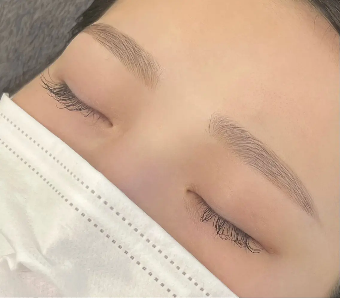 眉毛スタイリングの写真