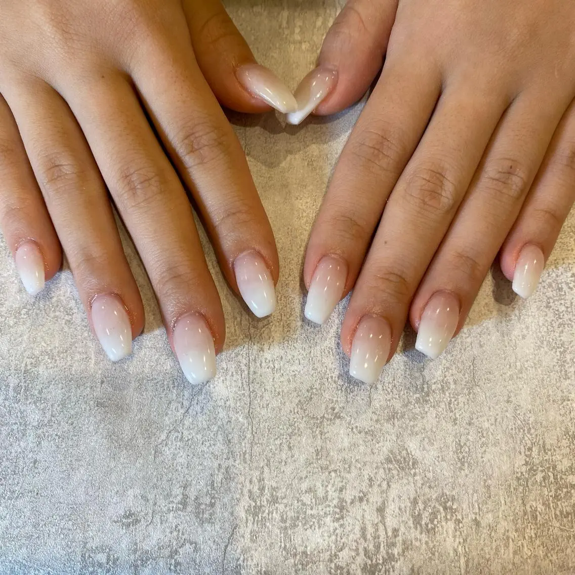 ネイル グラデーション ホワイト 後藤 美奈のネイルデザイン