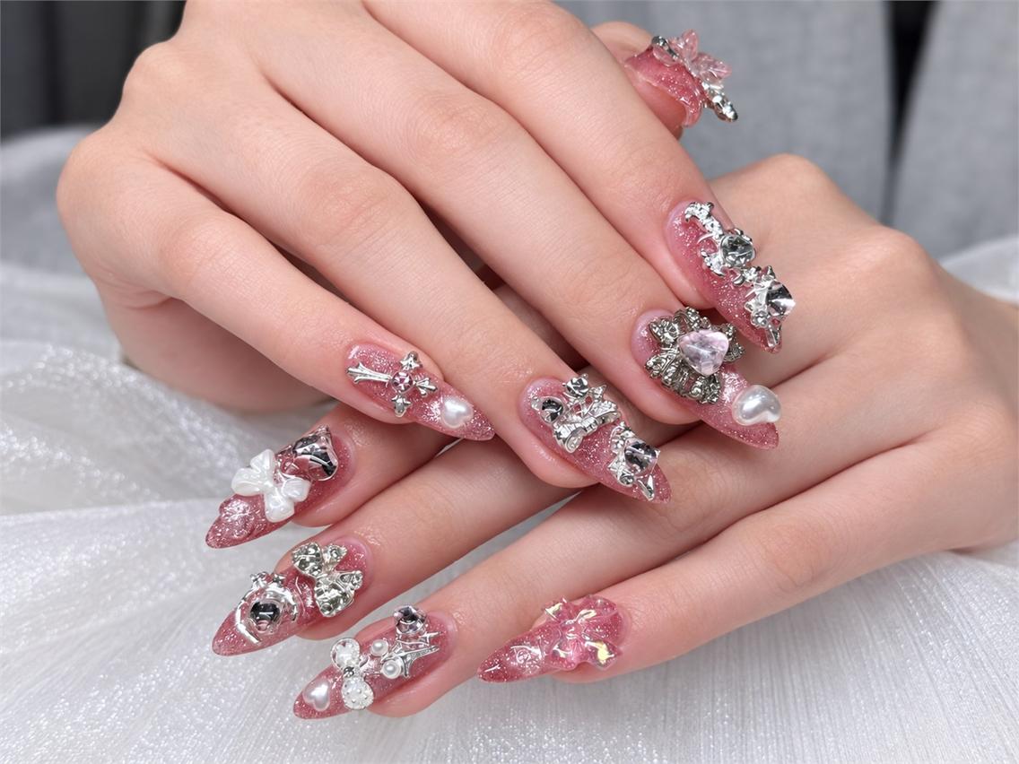 ネイル ラメ(グリッター) ロングネイル ピンク シルバー ストーンネイル NAILS 168のネイルデザイン