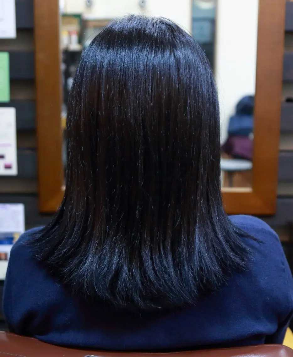 セミロング カラー 黒髪 ブリーチ ブルーカラー ブルーブラック 竹内 幸生のヘアスタイル