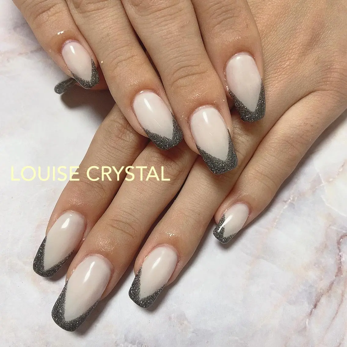 ネイル フラッシュネイル LOUISE CRYSTALのネイルデザイン