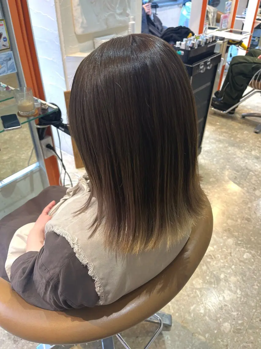 ミディアム カラー ヘアカラー うしだ かおるのヘアスタイル