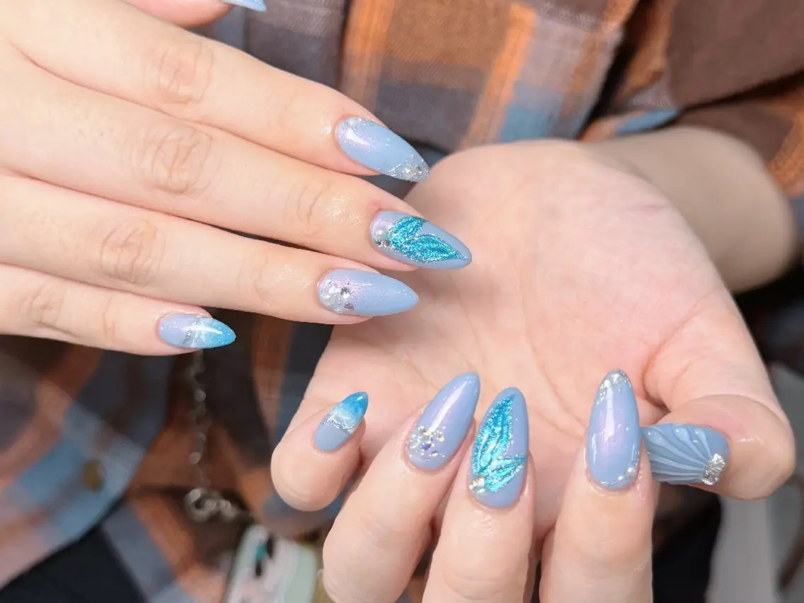 ネイル チークネイル フレンチネイル ジェルネイル ガーリー キラキラネイル ハンドネイル UM Nail Salonのネイルデザイン