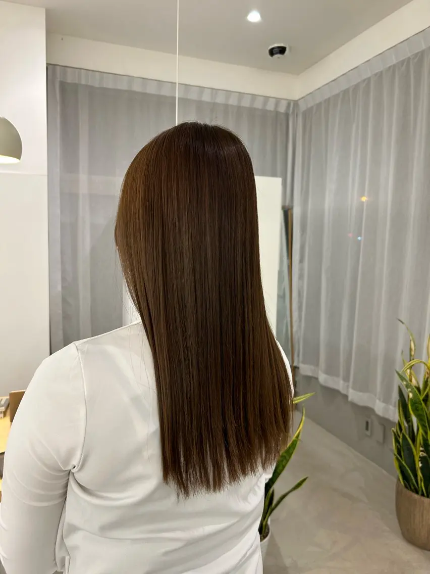 ロング カラー ベージュカラー ブリーチ ミルクティーベージュ ブリーチなしカラー つくばUtooe's 石田桃花のヘアスタイル