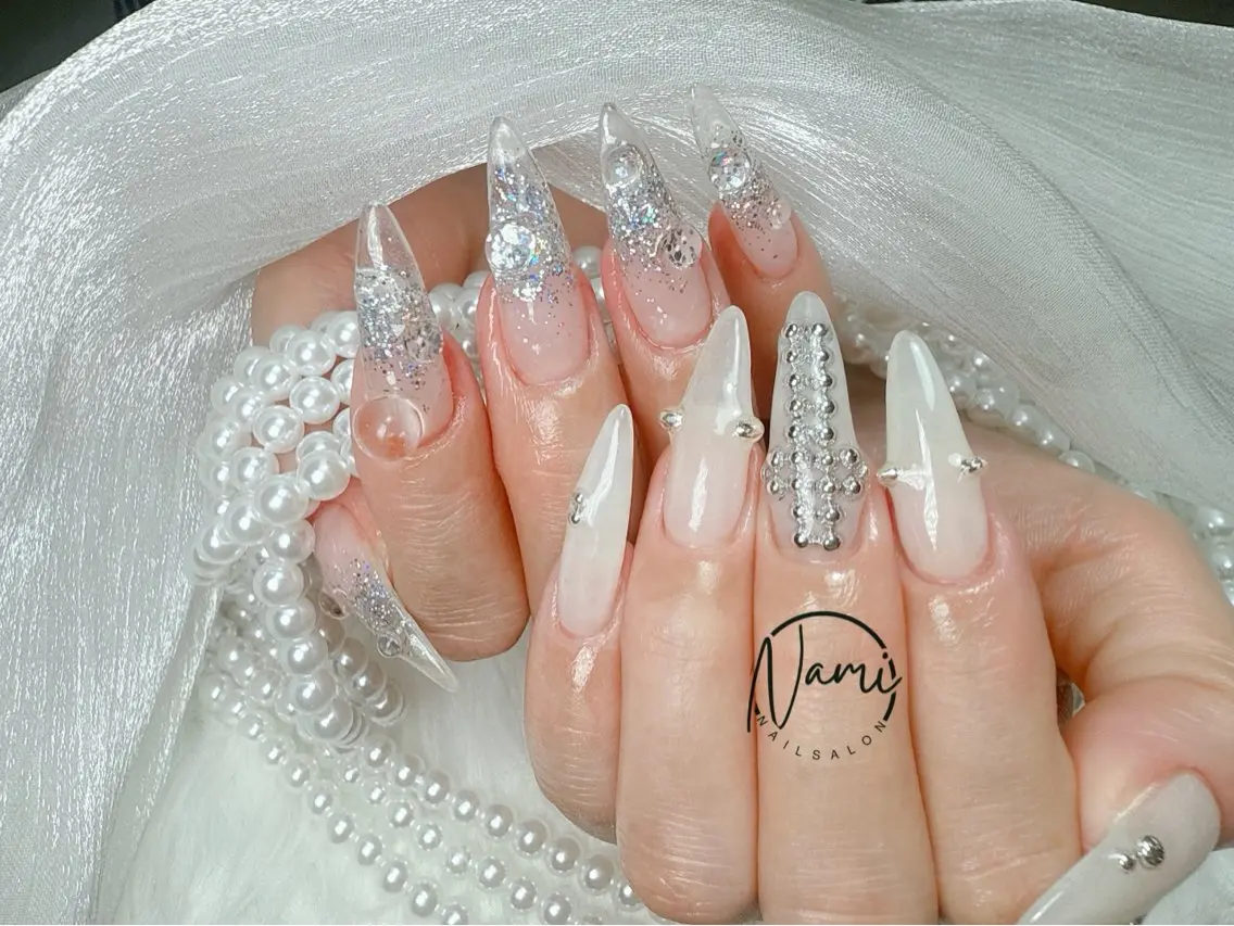 ネイル 長さ出し ガーリー 韓国ネイル ロングネイル 持ち込み ハンドネイル Nami nail salonのネイルデザイン