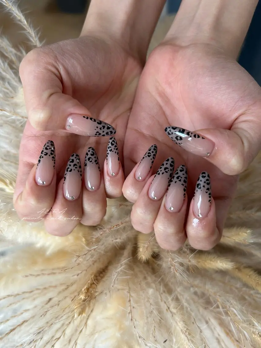 ネイル AERA nail shino🐱⸝꙳のネイルデザイン