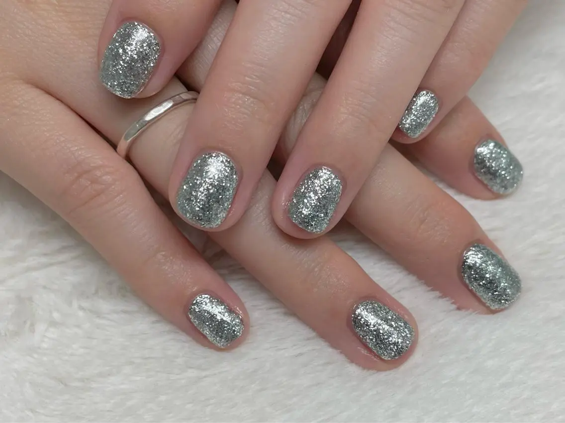 ネイル ブルー ラメ(グリッター) riri-nail Rie Endoのネイルデザイン