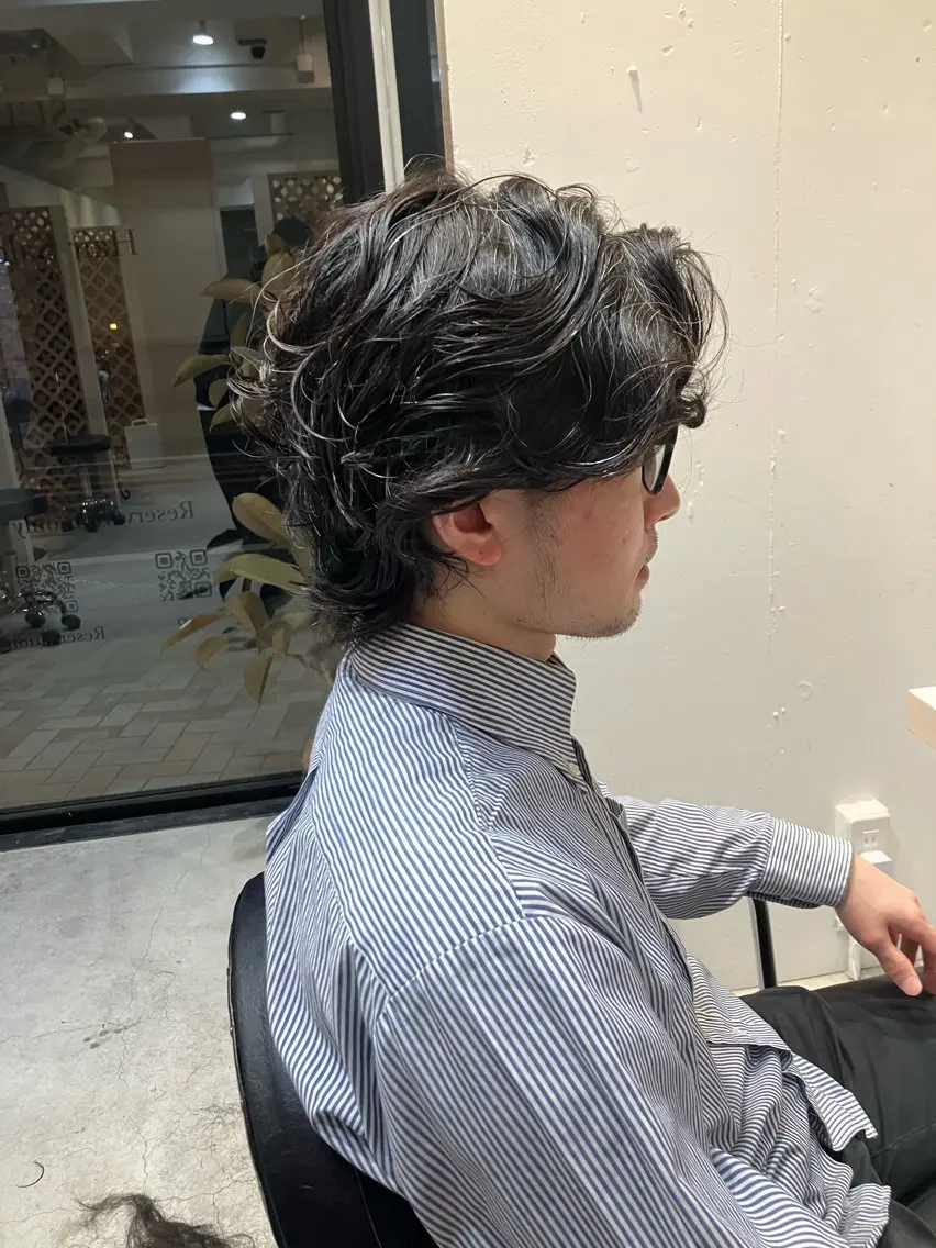 ミディアム パーマ メンズ ミディアムパーマ メンズパーマ ニュアンスパーマ スパイラルパーマ カット パーマ 川間 将彦のヘアスタイル