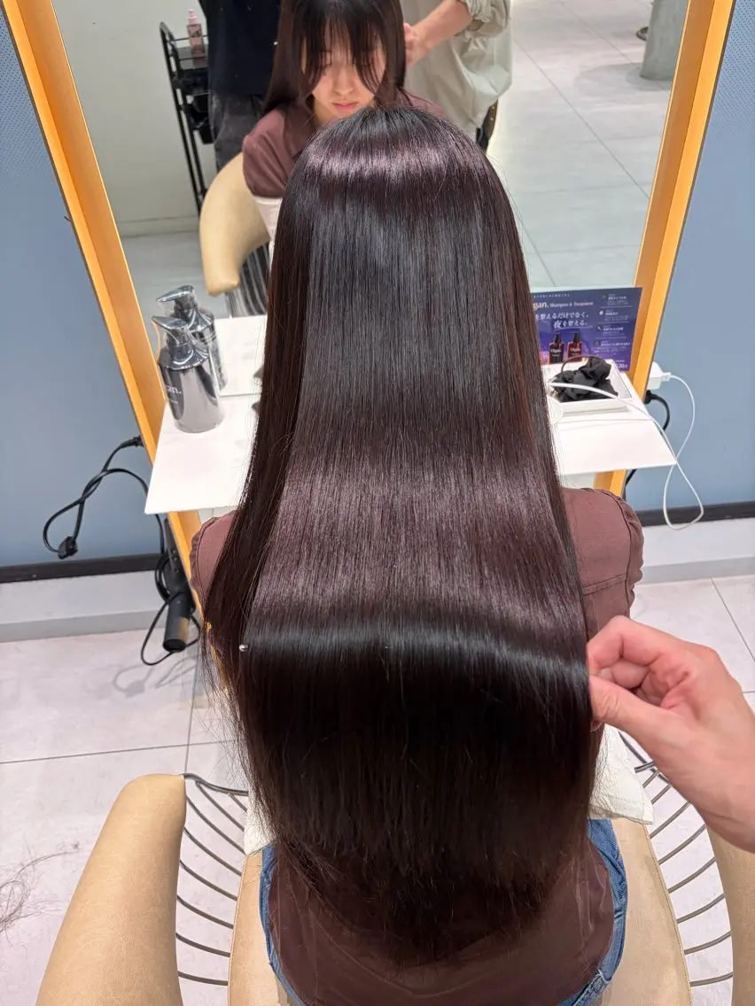 ヘアカラー トリートメント tomoya 透明感のグレージュのヘアスタイル