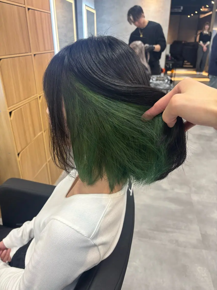 ロング カラー パーマ ヘアアレンジ ヘアカラー トリートメント ヘッドスパ ヘアセット 透明感ブリーチカラー 🌈TOMOHIROのヘアスタイル