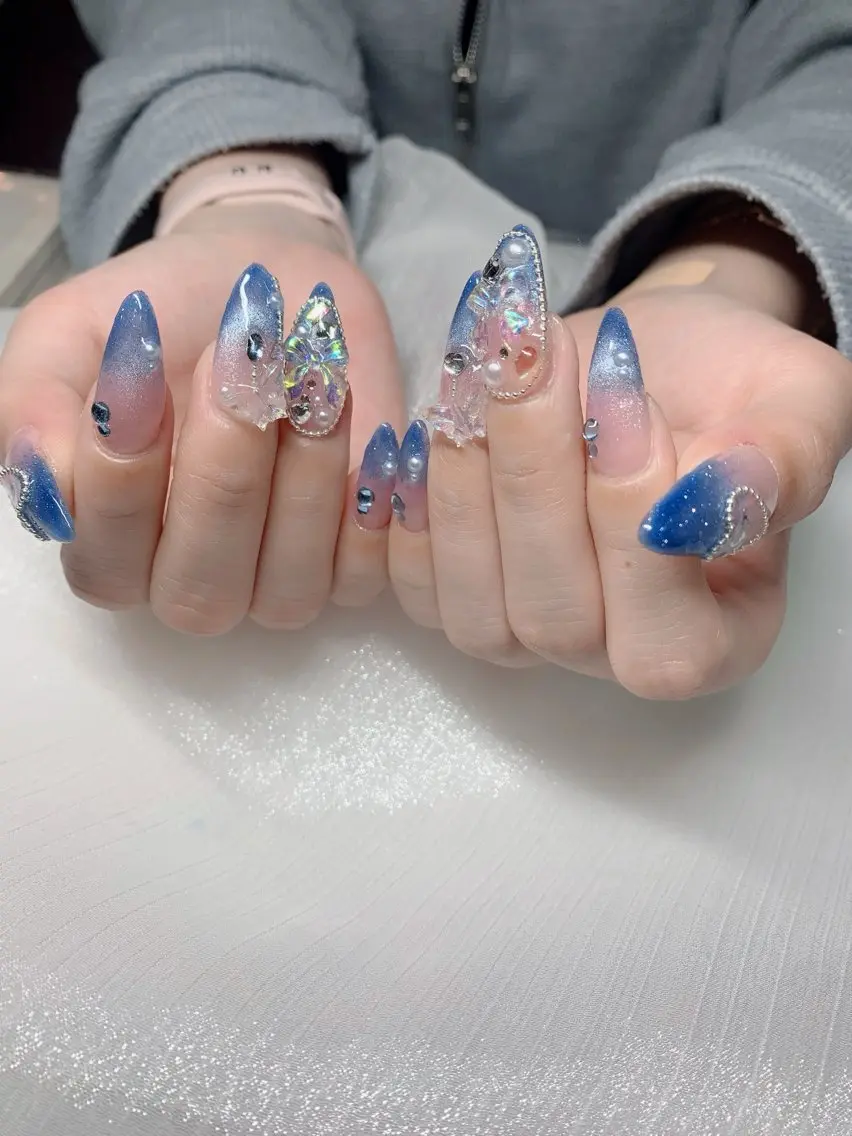 ネイル フレンチネイル ジェルネイル 韓国ネイル マグネットネイル マグネットフレンチ akina nailsのネイルデザイン