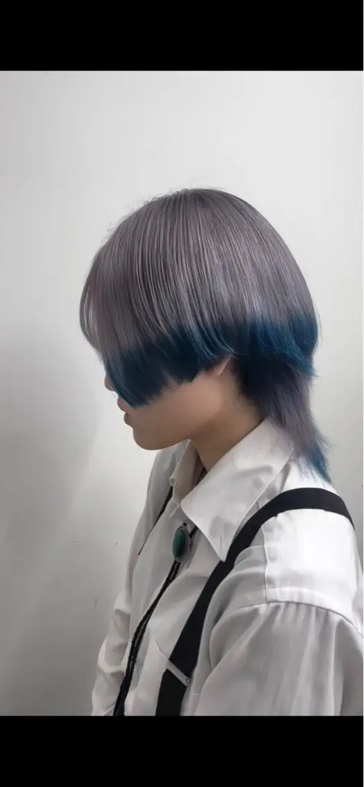 ロング カラー ブルーカラー デザインカラー ハイトーンカラー シルバー ホワイトシルバー 髙木 利央のヘアスタイル