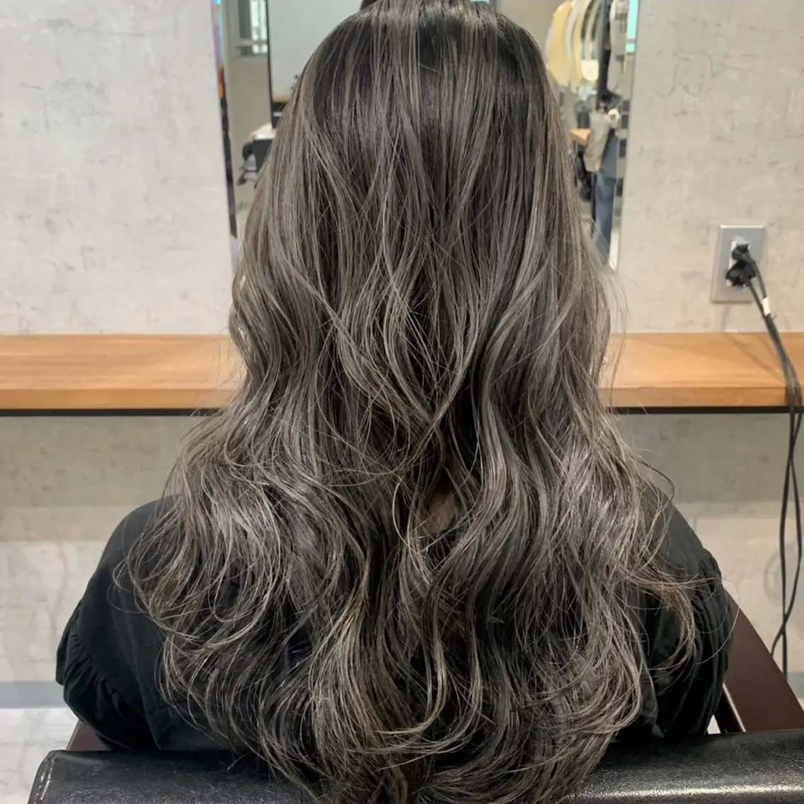 ロング カラー ブリーチ 透明感カラー グレージュ ヘアカラー 松井那津子 /ハイライトブリーチのヘアスタイル
