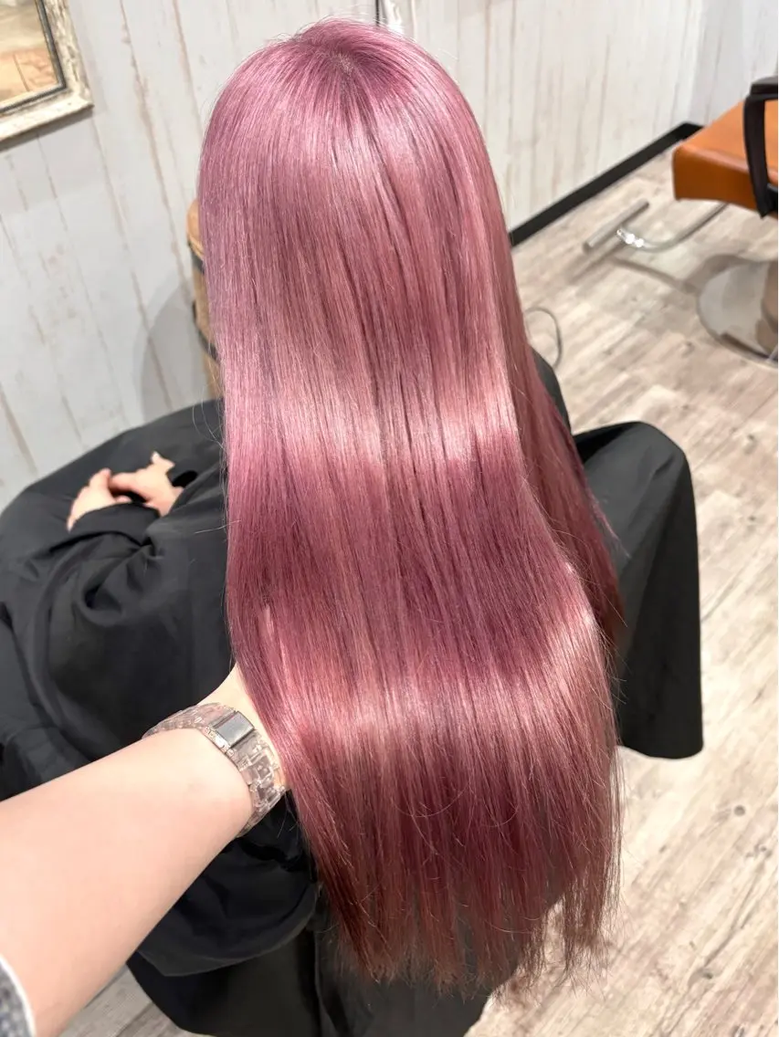 ロング カラー ブリーチ ピンクカラー 桑原 由理のヘアスタイル