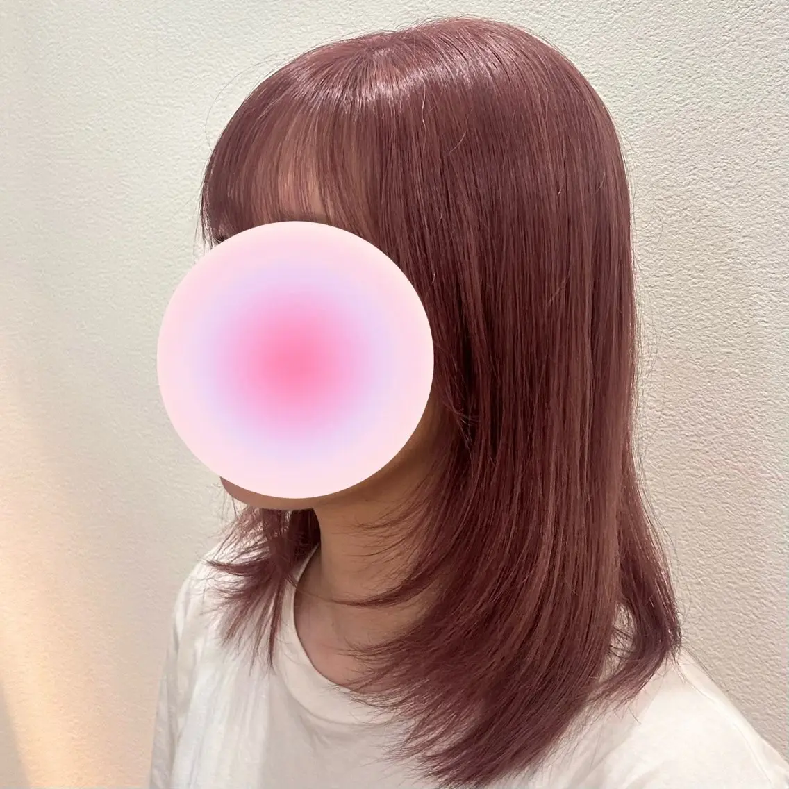 ミディアム カラー ブラウンカラー ピンクカラー ピンクブラウン トリートメント カット ヘアカラー トリートメント 岡田 杏奈のヘアスタイル