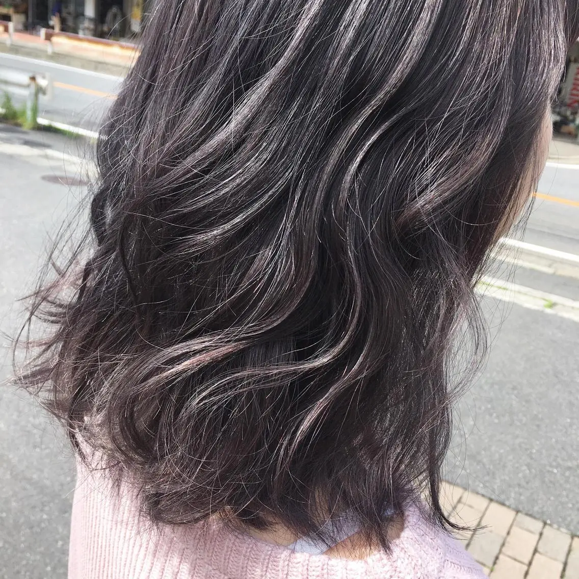ミディアム カラー グレージュ ハイライトカラー パープルカラー パープルグレージュ ハイライト Kaede .のヘアスタイル